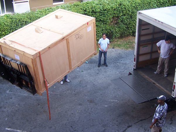 Crate transfer at a loading area